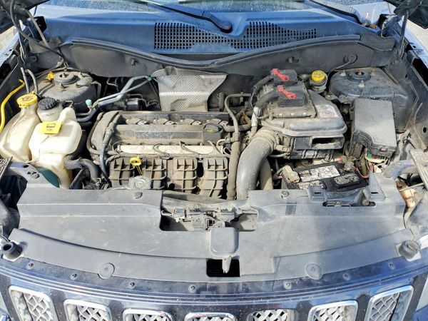 2015 JEEP COMPASS Latitude — Engine bay