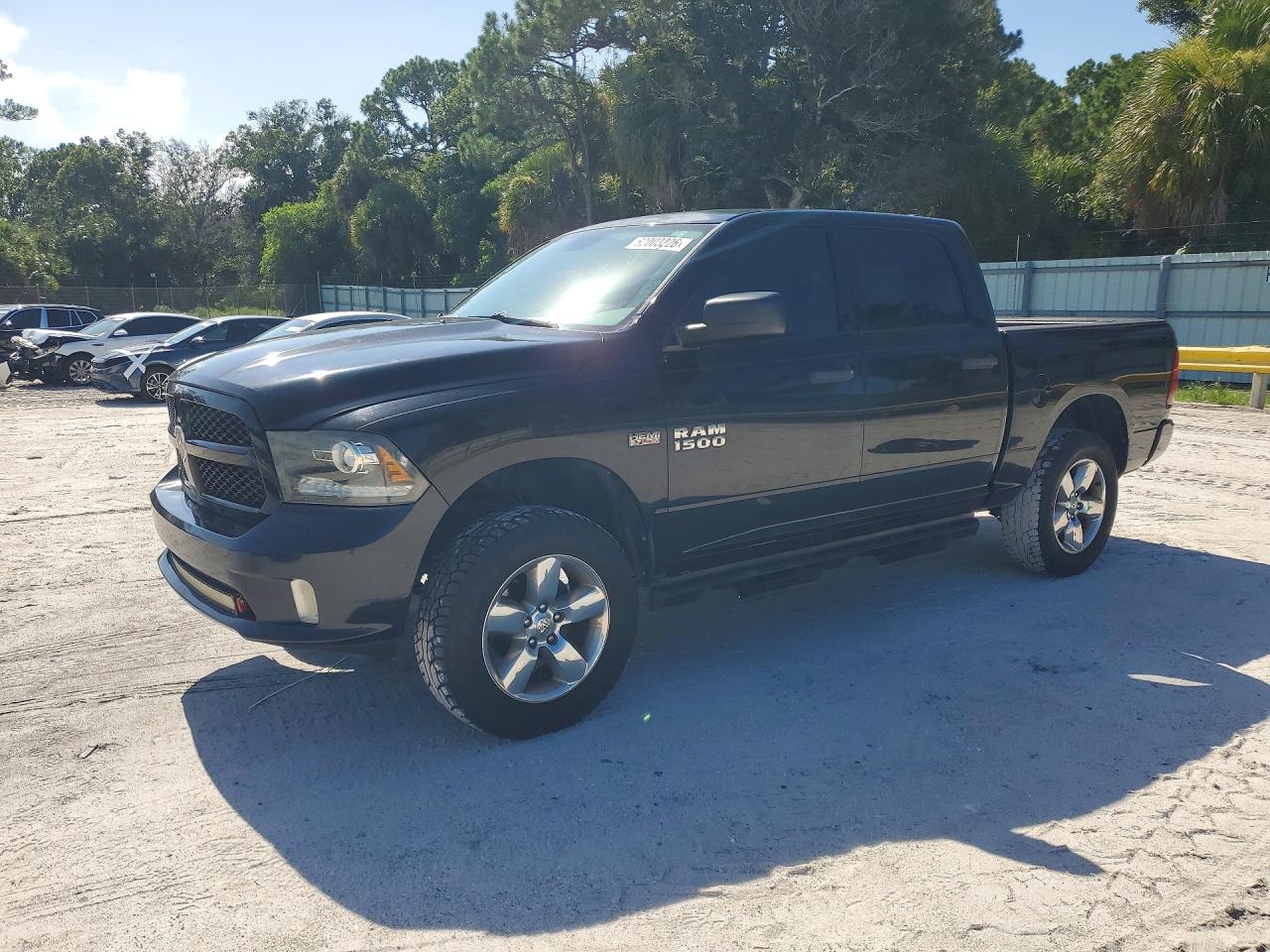 2015 RAM 1500 ST CREW CAB 4X2