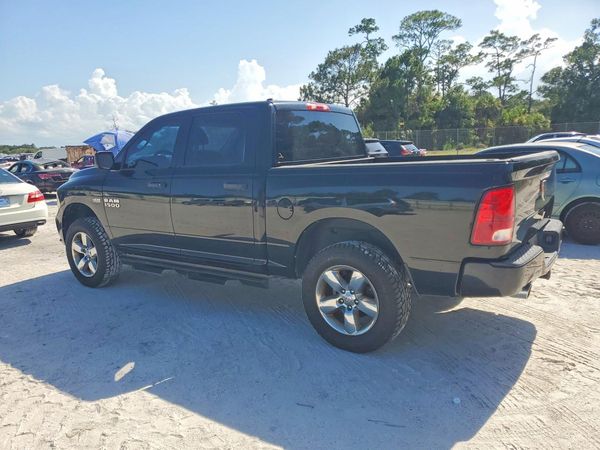 2015 RAM 1500 ST CREW CAB 4X2