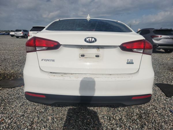 2017 KIA FORTE LX Base