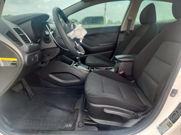 2017 KIA FORTE LX Base