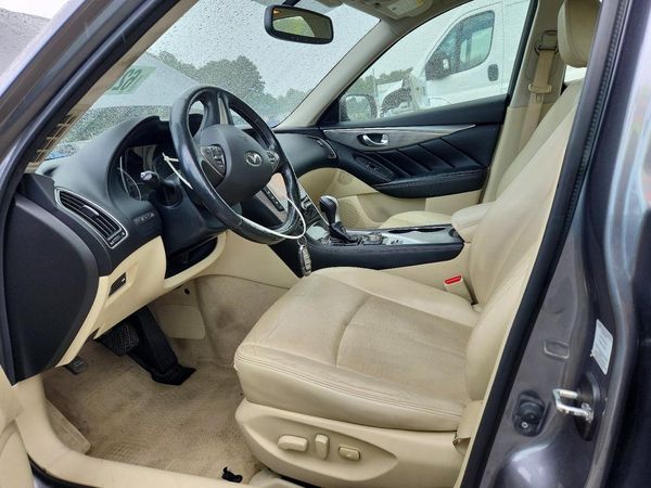 2015 INFINITI Q50