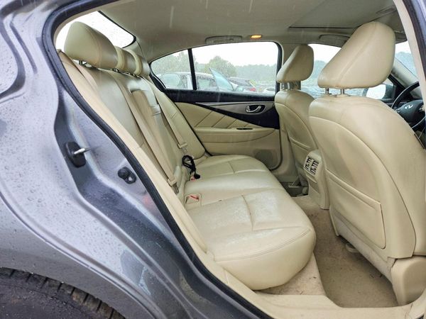 2015 INFINITI Q50
