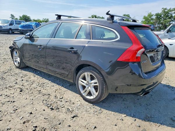 2015 VOLVO V60 Premier+ (non R design)
