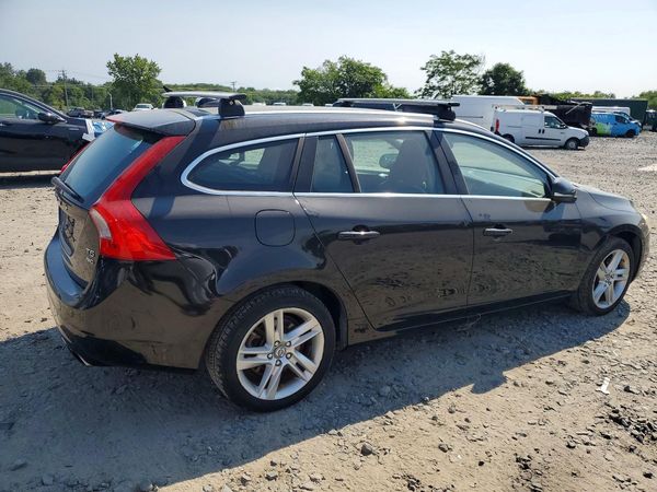 2015 VOLVO V60 Premier+ (non R design)