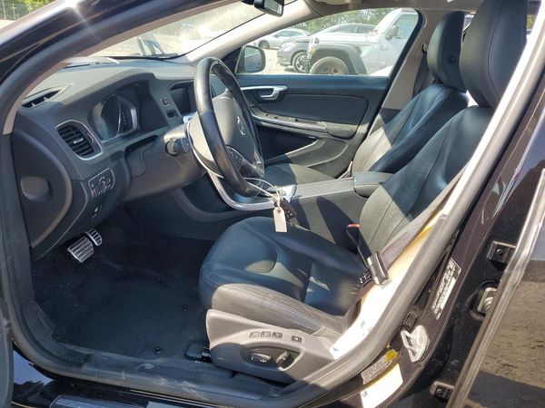 2015 VOLVO V60 Premier+ (non R design)