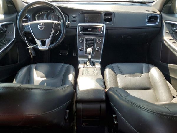 2015 VOLVO V60 Premier+ (non R design)