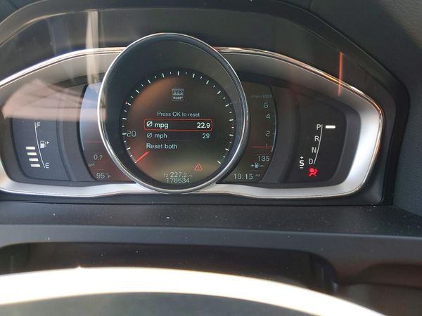 2015 VOLVO V60 Premier+ (non R design)
