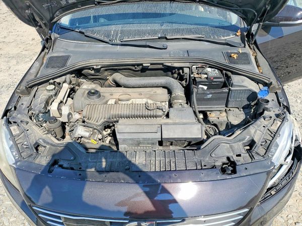 2015 VOLVO V60 Premier+ (non R design)