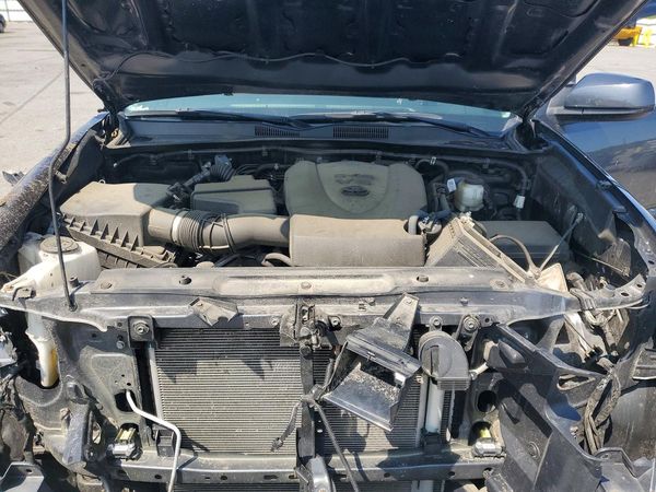 2022 TOYOTA TACOMA SR5