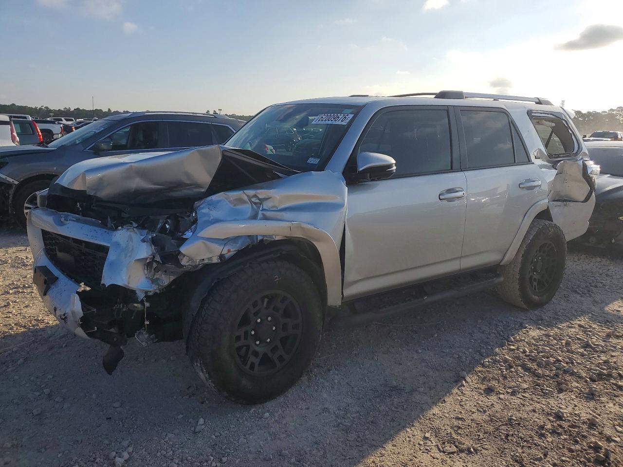 2024 TOYOTA 4RUNNER SR5 Prem
