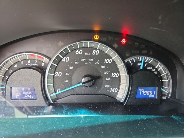 2012 TOYOTA CAMRY