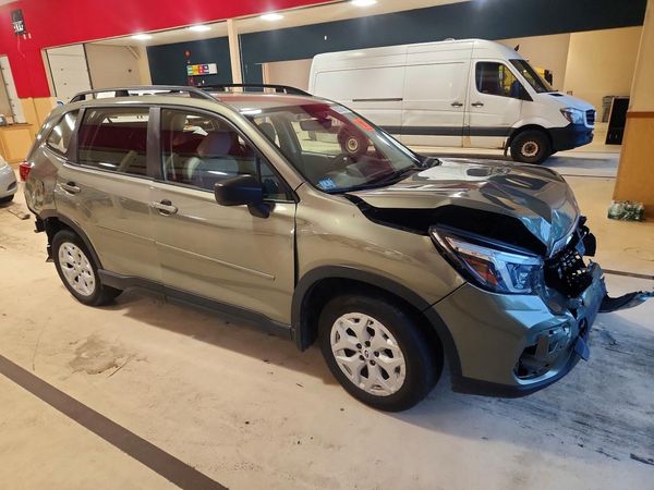 2021 SUBARU FORESTER Base