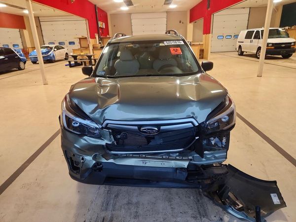 2021 SUBARU FORESTER Base