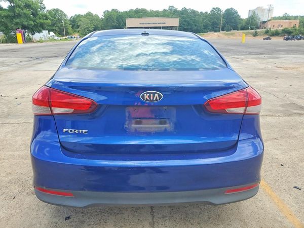 2018 KIA FORTE LX Base