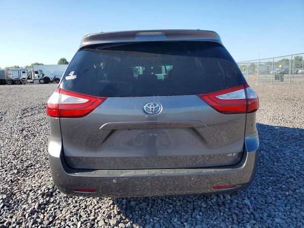 2015 TOYOTA SIENNA