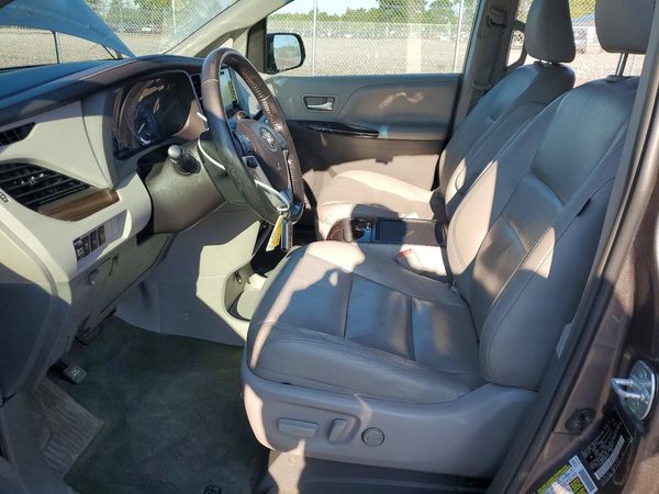 2015 TOYOTA SIENNA