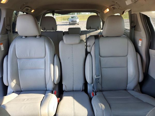 2015 TOYOTA SIENNA