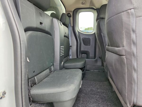 2025 NISSAN FRONTIER