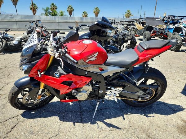 2016 BMW S 1000