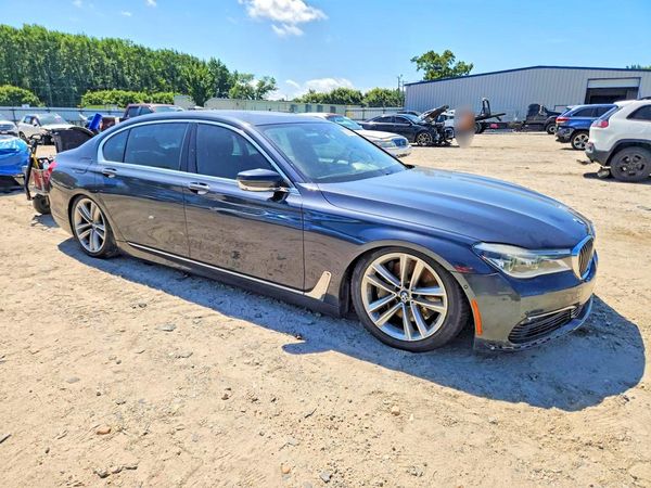 2016 BMW 750 xDrive