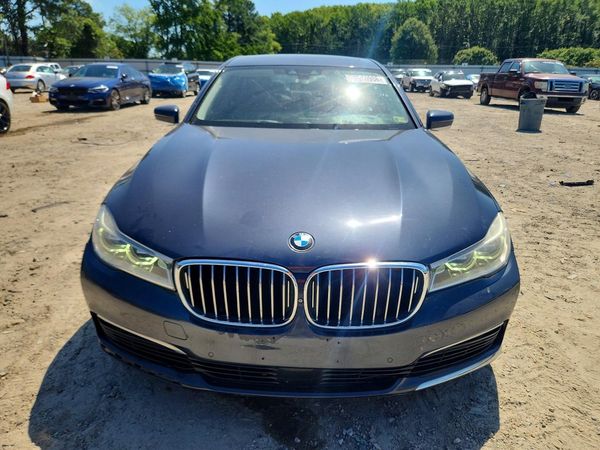 2016 BMW 750 xDrive