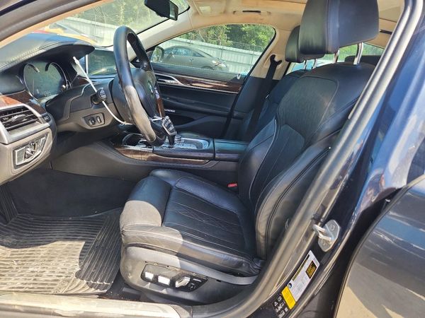 2016 BMW 750 xDrive