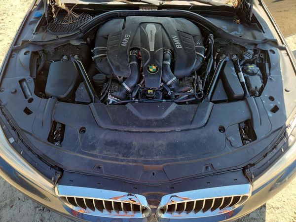 2016 BMW 750 xDrive