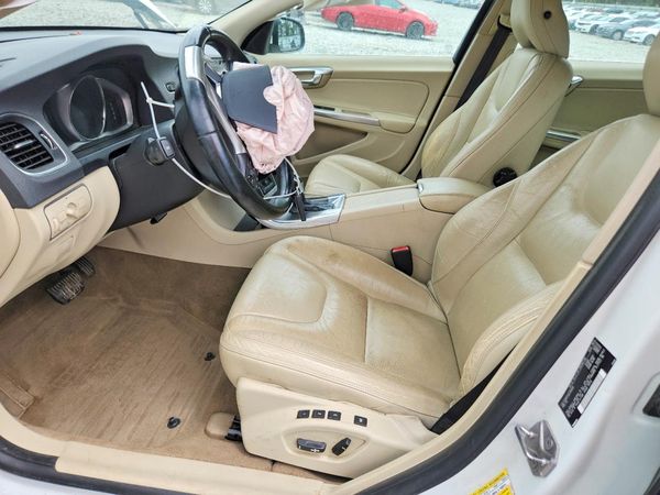 2014 VOLVO S60