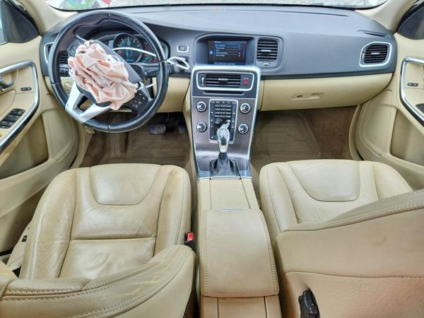 2014 VOLVO S60