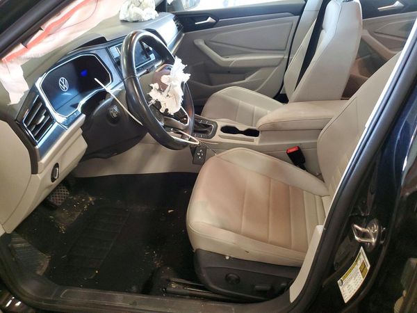 2023 VOLKSWAGEN JETTA SE w/ Sunroof