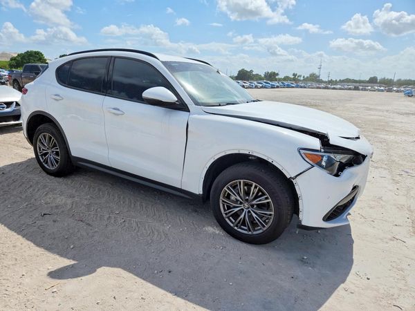 2022 ALFA ROMEO STELVIO