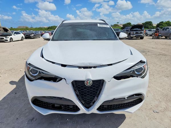 2022 ALFA ROMEO STELVIO