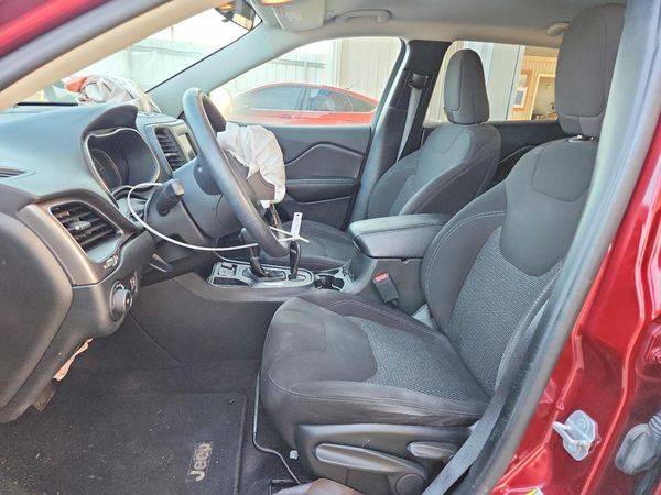 2019 JEEP CHEROKEE LATITUDE FWD