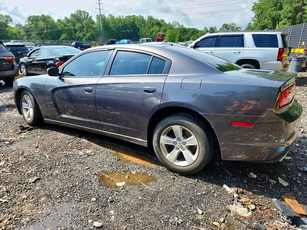 2013 DODGE CHARGER SE