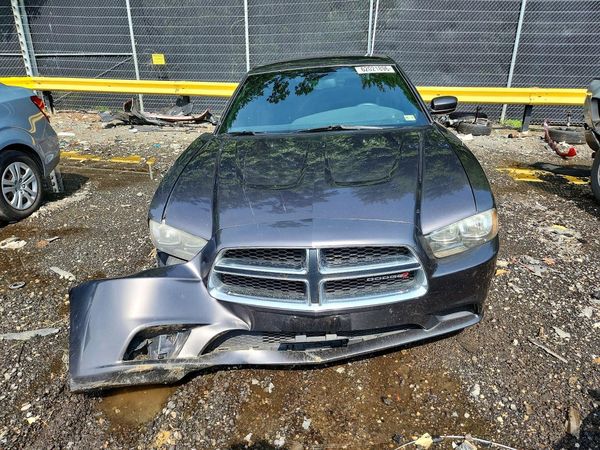 2013 DODGE CHARGER SE