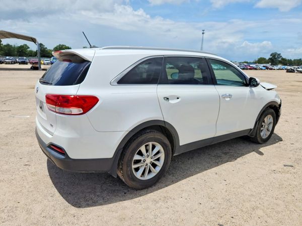 2017 KIA SORENTO L, LX