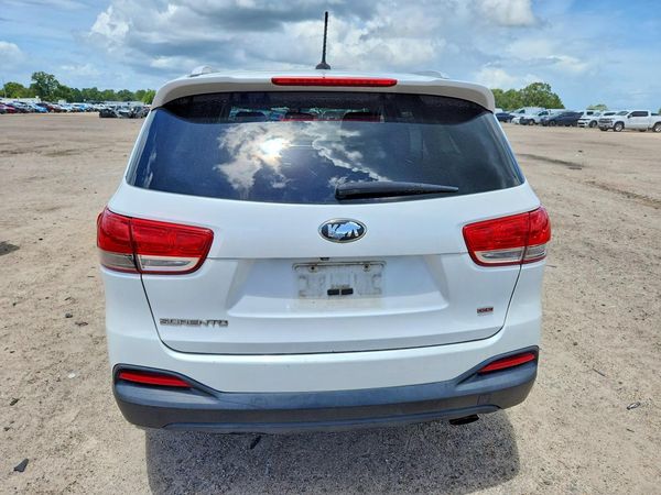 2017 KIA SORENTO L, LX
