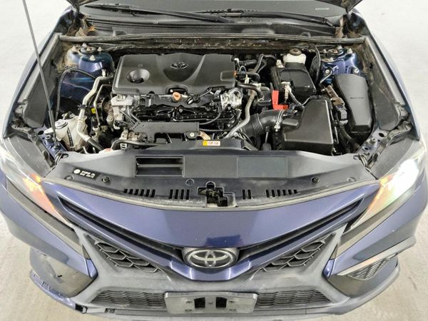 2022 TOYOTA CAMRY SE — Engine bay
