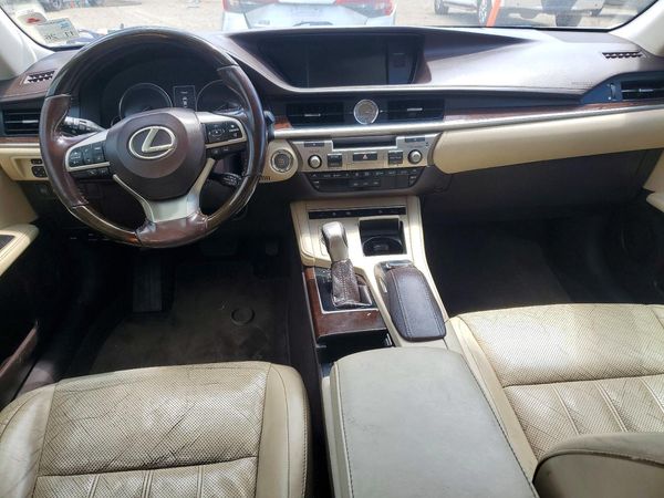 2016 LEXUS ES