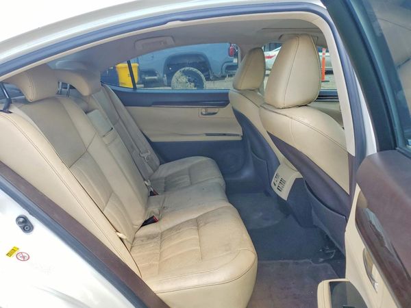 2016 LEXUS ES