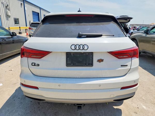 2019 AUDI Q3 quattro Premium