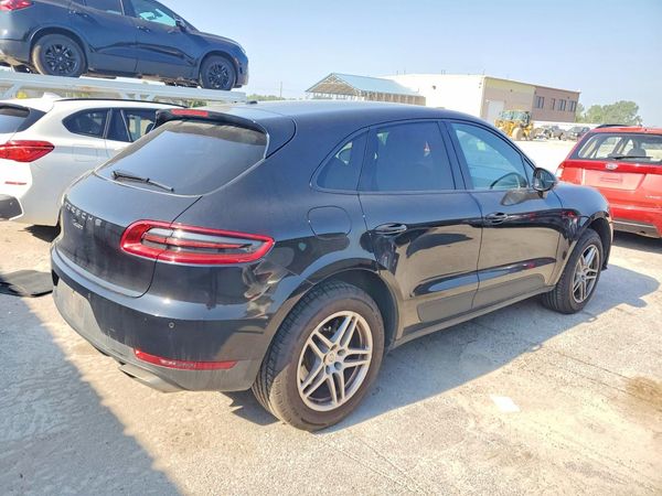 2018 PORSCHE MACAN