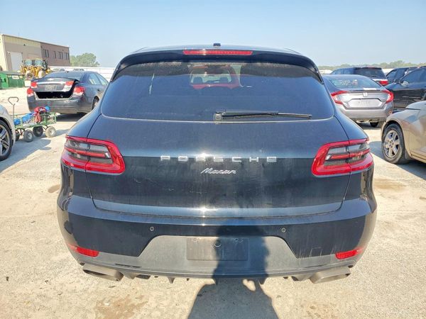 2018 PORSCHE MACAN