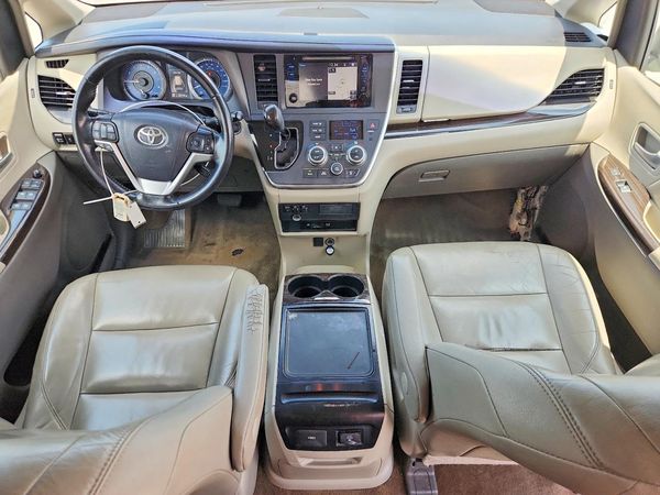 2015 TOYOTA SIENNA