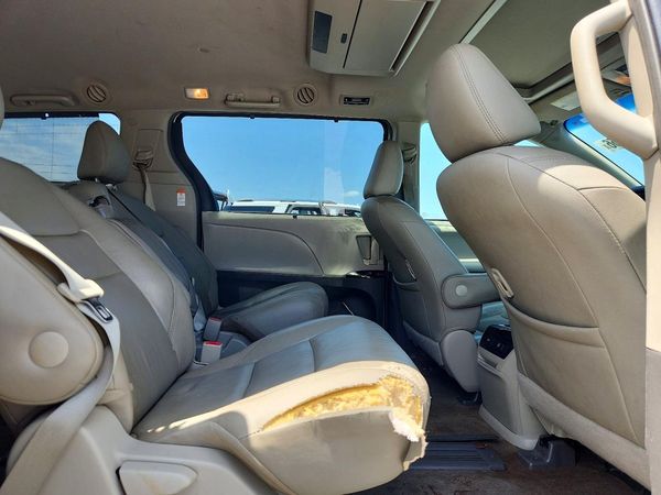 2015 TOYOTA SIENNA