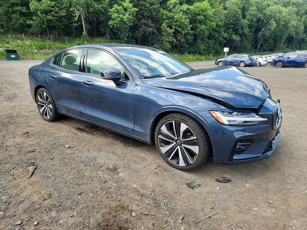 2022 VOLVO S60 — Passenger 3/4