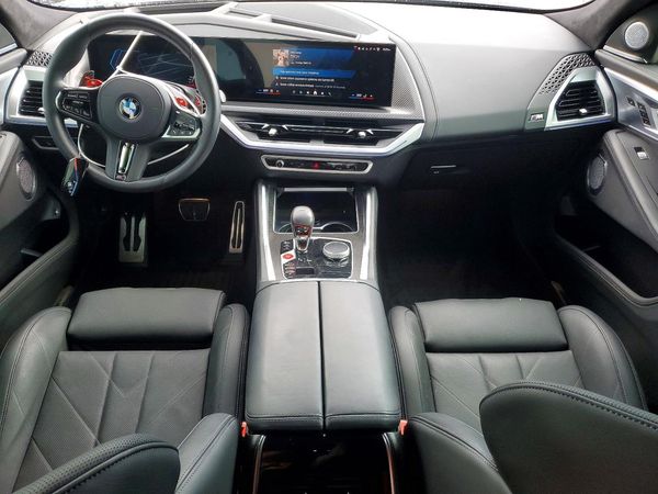 2025 BMW XM