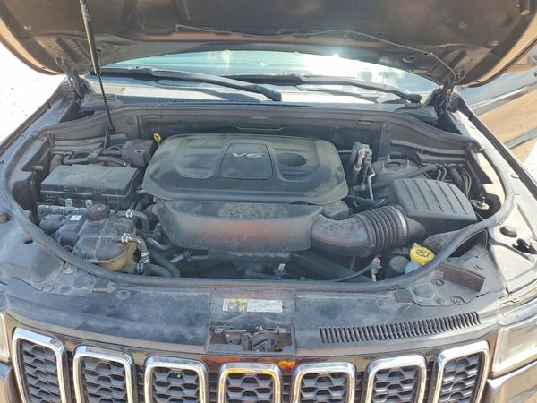 2017 JEEP GRAND CHEROKEE LAREDO 4X2