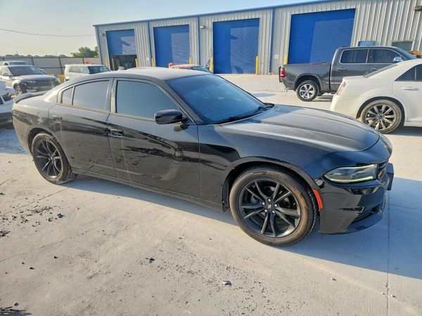 2018 DODGE CHARGER SXT Plus
